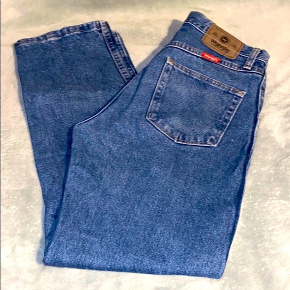 Wrangler Regular Fit Straight Leg Jeans - Picture 2 of 7